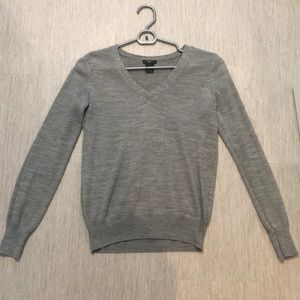 Grey v neck Anne Taylor sweater